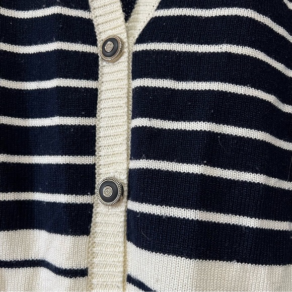 Women's Vintage 80's Alfred Dunner Navy and Cream Striped Cardigan - Picture 3 of 9